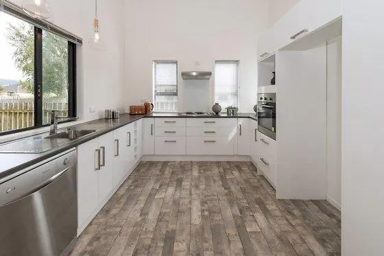 Trendy Bungalow In The Heart Of Rotorua