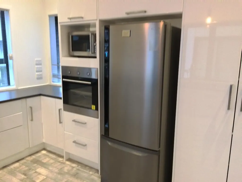 Trendy Bungalow In The Heart Of Rotorua 0*,